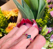 Load image into Gallery viewer, Kite Ring with London Blue Topaz Ai290L