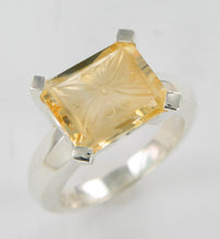 Load image into Gallery viewer, carved citrine