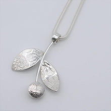 Load image into Gallery viewer, Double Leaf Pendant Ai64