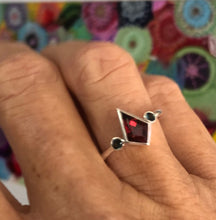 Load image into Gallery viewer, Kite Ring with Garnet Ai290G