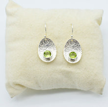 Load image into Gallery viewer, Petal Earrings Ai174