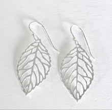 Load image into Gallery viewer, Open Leaf Earring Ai167