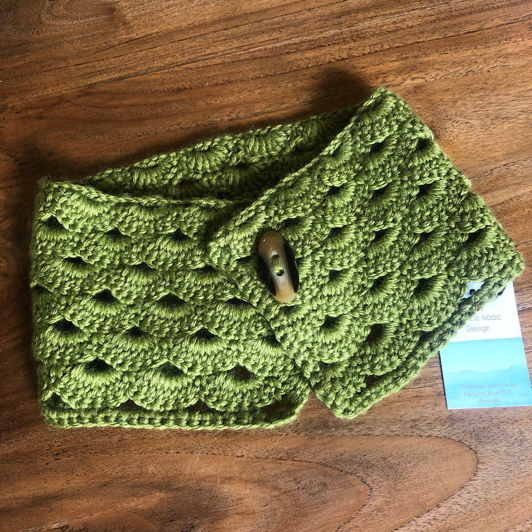 Ai Crochet Vintage Button scarf