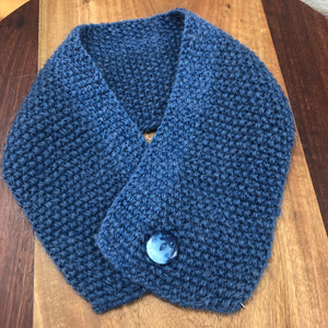 Button scarf Ai