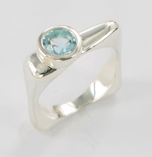 Load image into Gallery viewer, Flat Top Ring with Gems Ai104