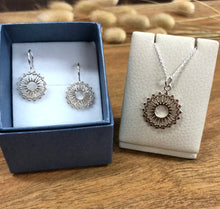 Load image into Gallery viewer, Filigree Sun Ai184F