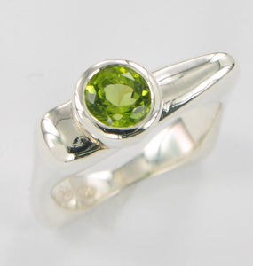 Flat Top Ring with Gems Ai104